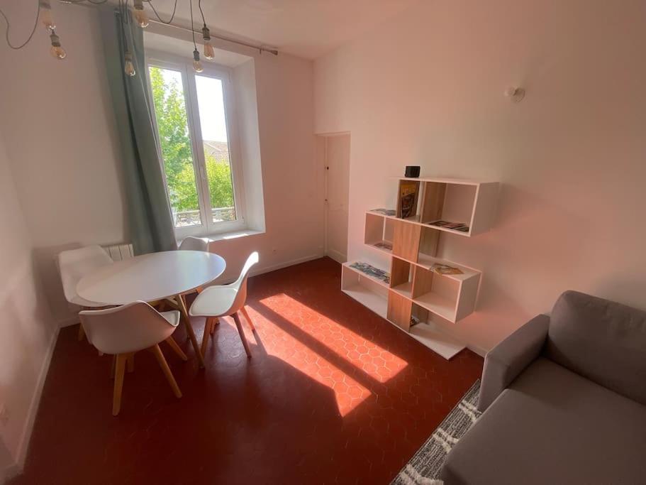 Charmant T3 Dans Le Centre Historique Apartment Manosque Bagian luar foto