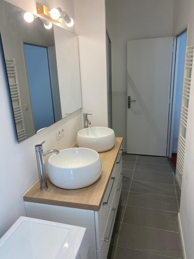 Charmant T3 Dans Le Centre Historique Apartment Manosque Bagian luar foto