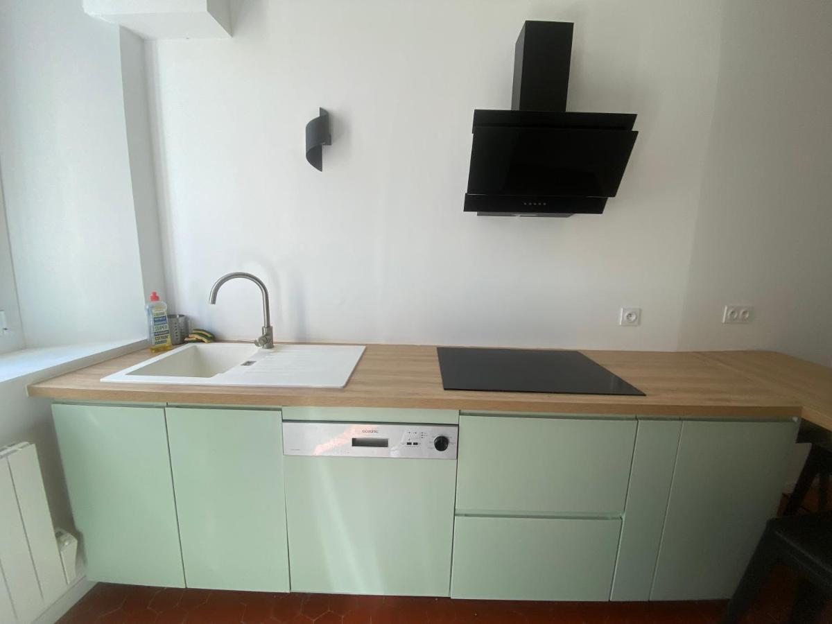 Charmant T3 Dans Le Centre Historique Apartment Manosque Bagian luar foto